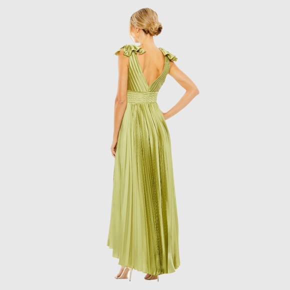 MAC DUGGAL Green Ruffle Top Sleeveless V Neck Pleated Gown Size: 4 Apple Green - Picture 3 of 4